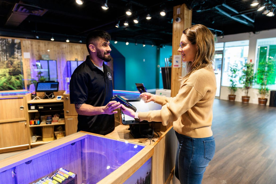 How Dispensaries in Stoney Creek Improve Customer Experiences